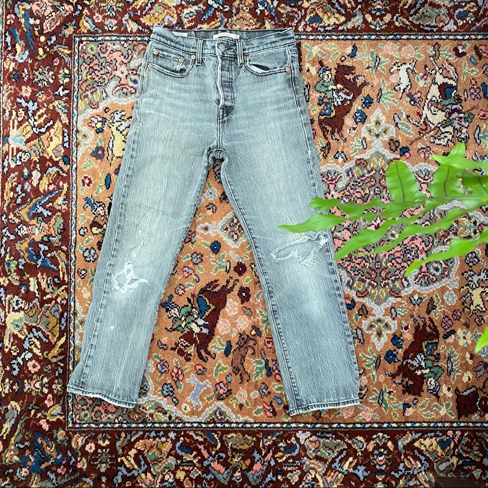 Levi’s wedgie straight leg size 26